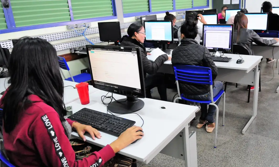Brasil atinge mais de 100 mil escolas públicas conectadas - Imagem do artigo original