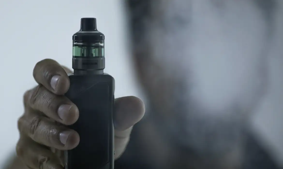 Vapes camuflados desafiam combate ao tabaco e viciam jovens - Imagem do artigo original