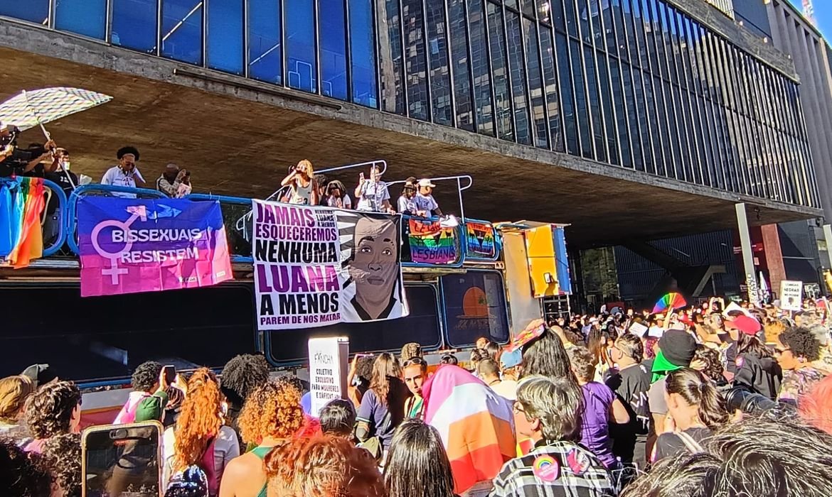 Caminhada de Mulheres Lésbicas e Bissexuais em SP Pede Justiça - Imagem do artigo original