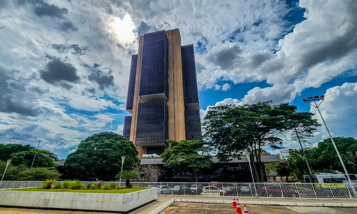 PEC Banco Central facilita cooptação e altos juros - Imagem do artigo original