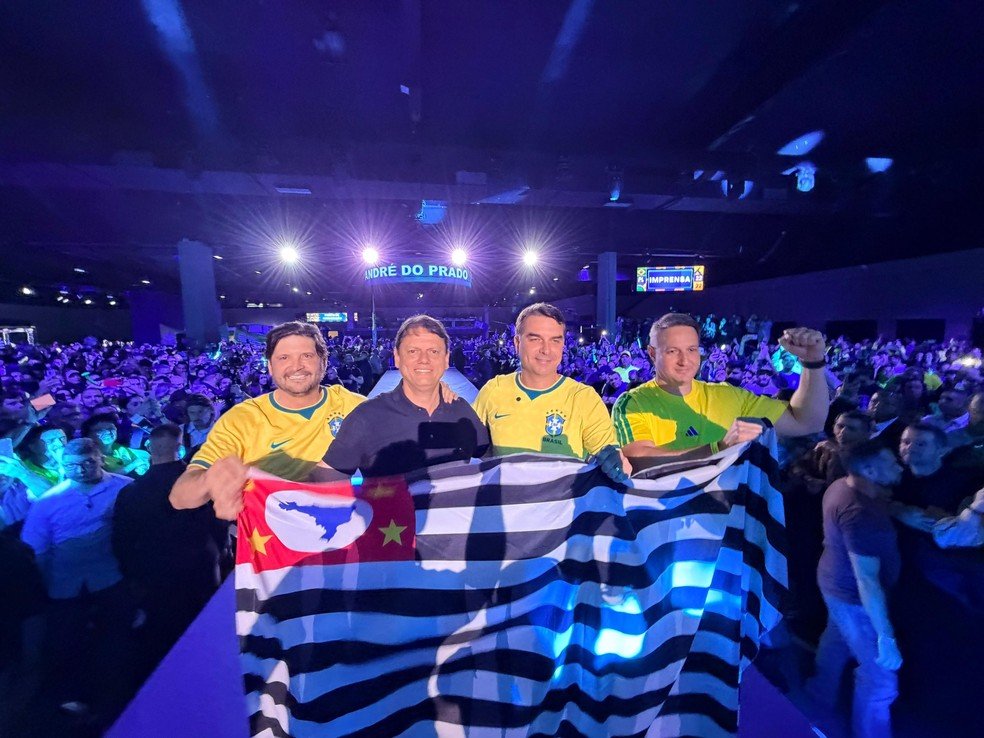 Flávio Bolsonaro Reforça Pauta Radical de Segurança Pública - Imagem do artigo original
