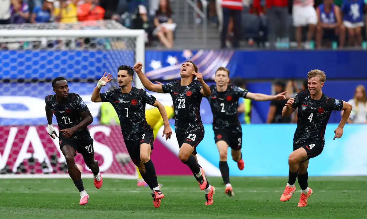 Canadá vence África do Sul e se classifica às oitavas da Copa - Imagem do artigo original