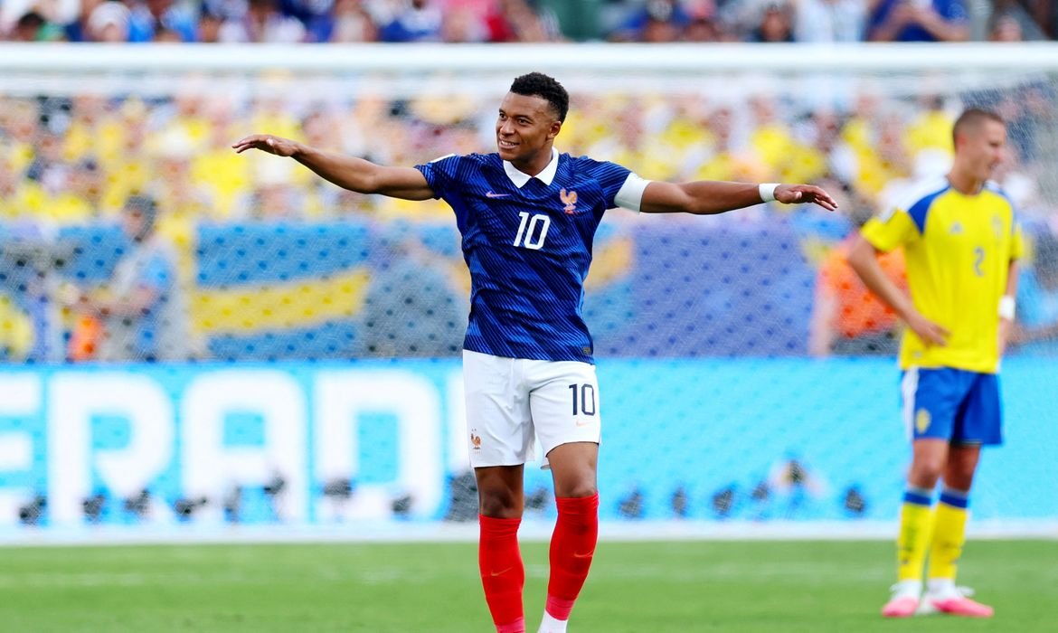 Mbappé Brilha e França Garante Vaga nas Oitavas da Copa - Imagem do artigo original