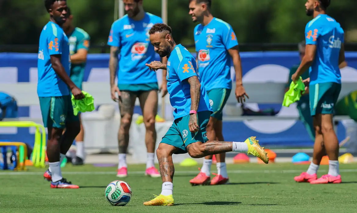 Seleção Brasileira Intensifica Preparação Brasil Noruega Sob Forte Calor - Imagem do artigo original