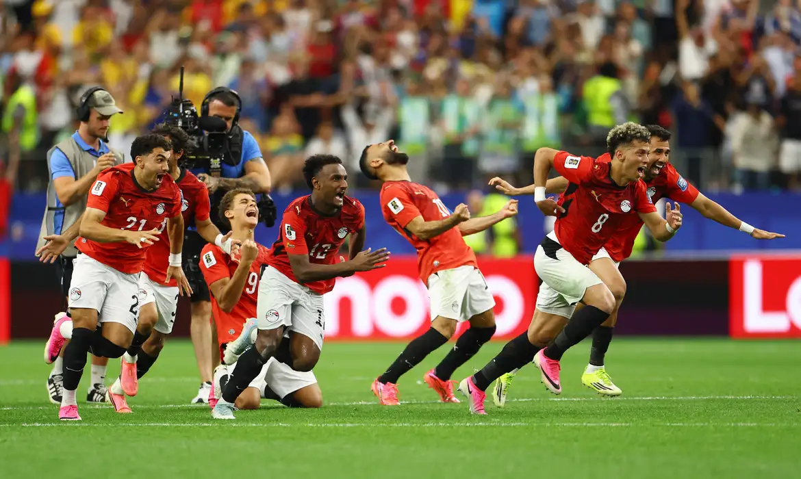 Egito avança às oitavas da Copa do Mundo após vitória dramática - Imagem do artigo original