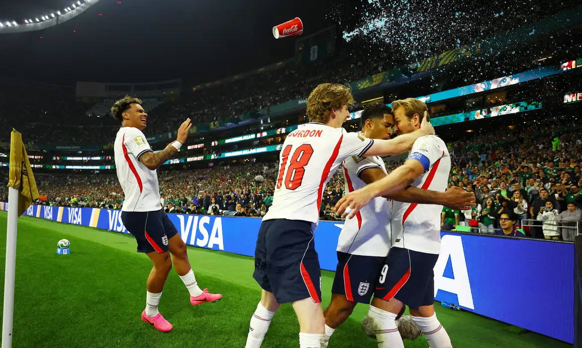 Inglaterra Vence México no Azteca e Avança na Copa do Mundo - Imagem do artigo original