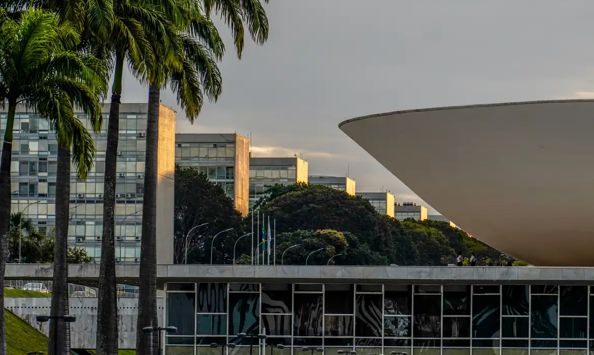 Congresso entra em recesso com PEC 6×1 e PL Misoginia pendentes - Imagem do artigo original