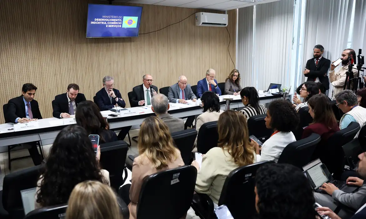 Tarifaço EUA: Governo retoma plano de apoio a setores - Imagem do artigo original