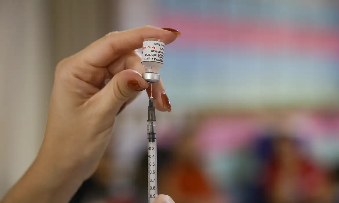 Pesquisa: Vacinação HPV Reduz Infecções pela Metade em Jovens - Imagem do artigo original