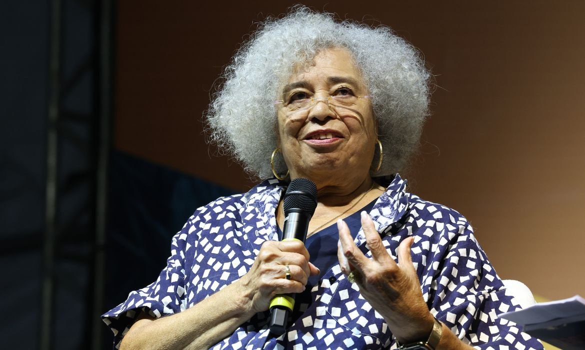Angela Davis Critica Gentrificação e Racismo na Flip Paraty - Imagem do artigo original
