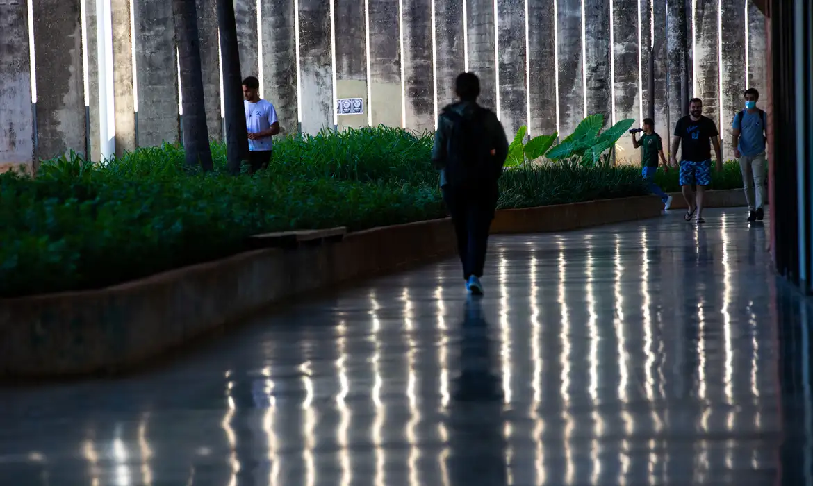 Prazo Final: Cuidotecas em Universidades Federais se Encerra - Imagem do artigo original