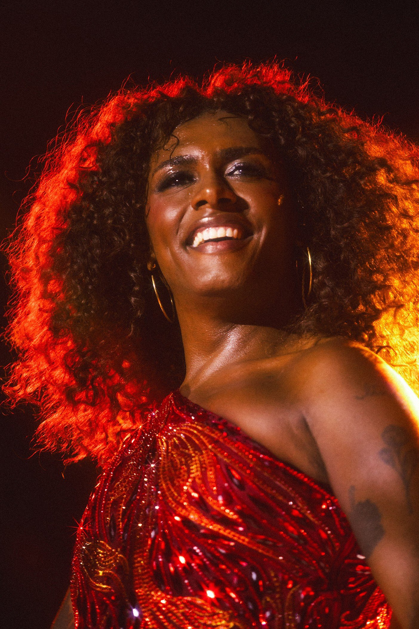 Liniker celebra consagração como popstar em turnê ‘Bye bye Caju’ - Imagem do artigo