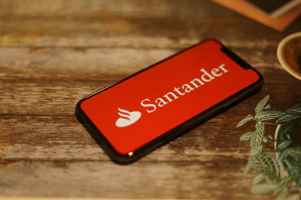 SANB11: OPA do Santander Eleva Ações na B3 em Mais de 13% - Imagem do artigo