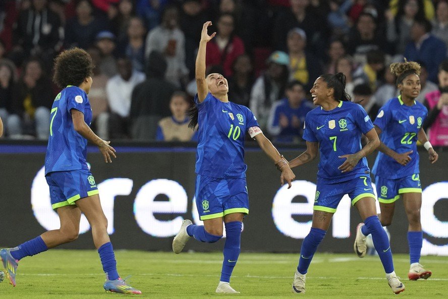 Copa Feminina 2027: Brasil impulsiona futebol feminino - Imagem do artigo original