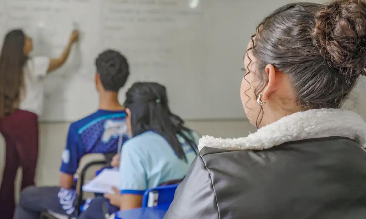 Ideb registra avanço histórico na educação básica em 2025 - Imagem do artigo original