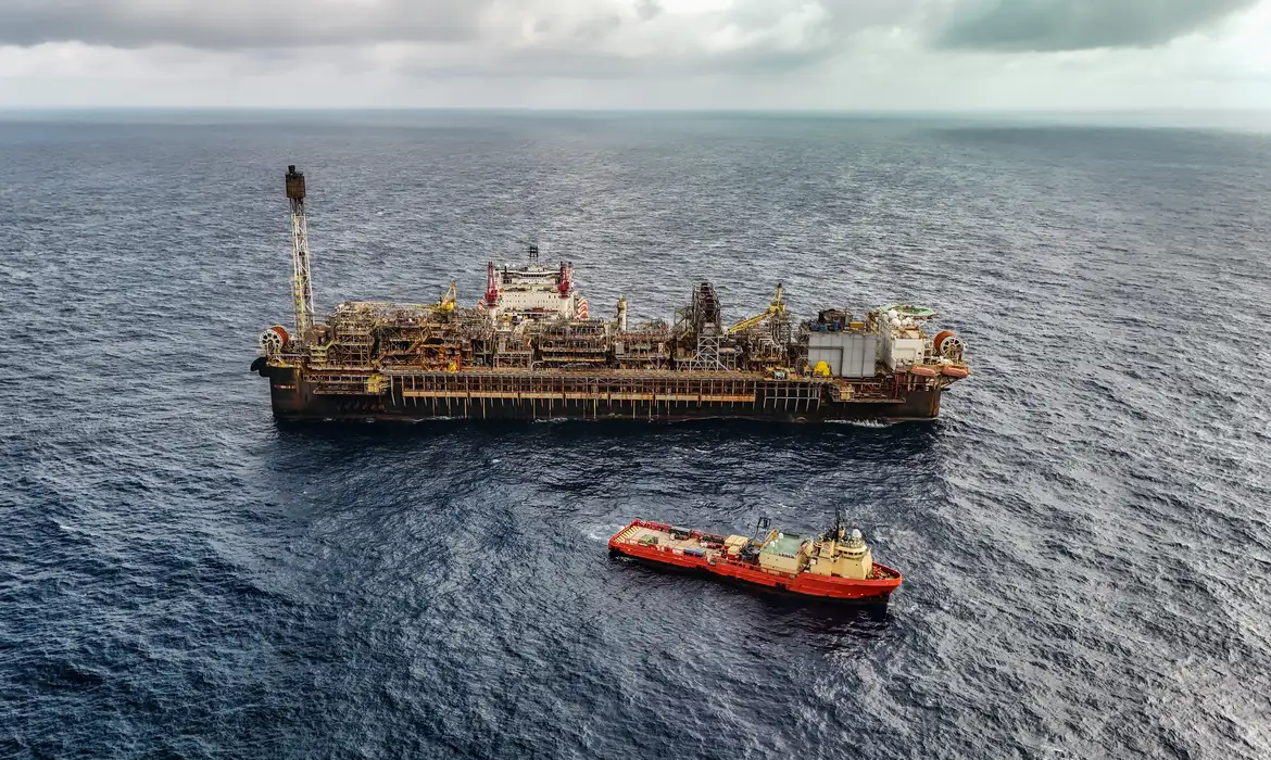 Leilões de Petróleo em Outubro Têm Oferta Recorde - Imagem do artigo original