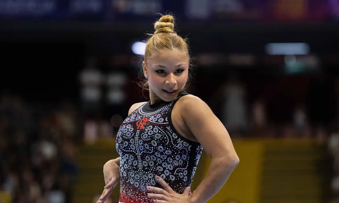 Flávia Saraiva conquista Ouro Duplo no Brasileiro de Ginástica - Imagem do artigo original
