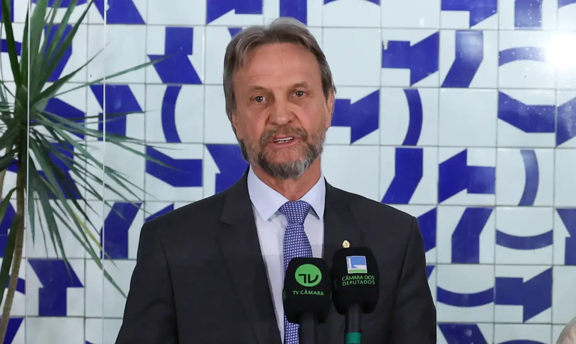 Câmara Adia Votações: Líder do PT, Pedro Uczai, Passa Mal - Imagem do artigo original