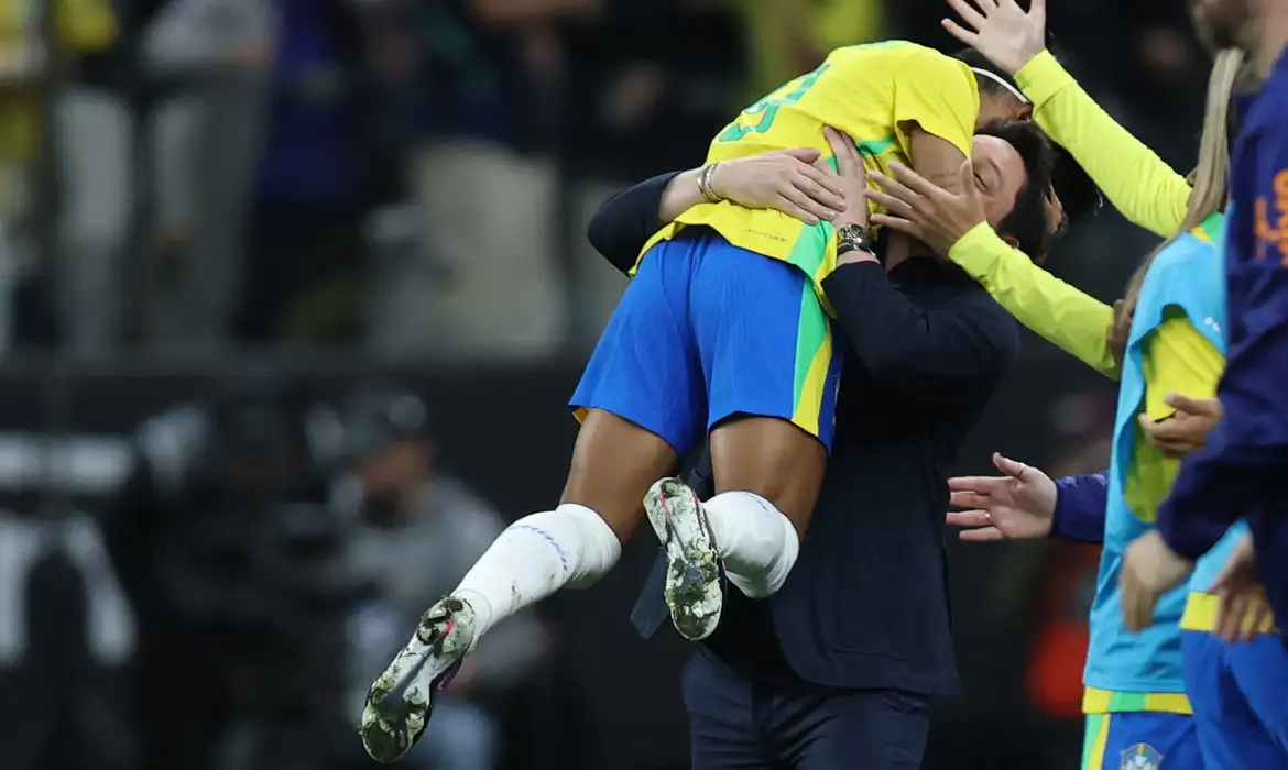 Arthur Elias Aprova Logística da Seleção na Copa Feminina - Imagem do artigo original