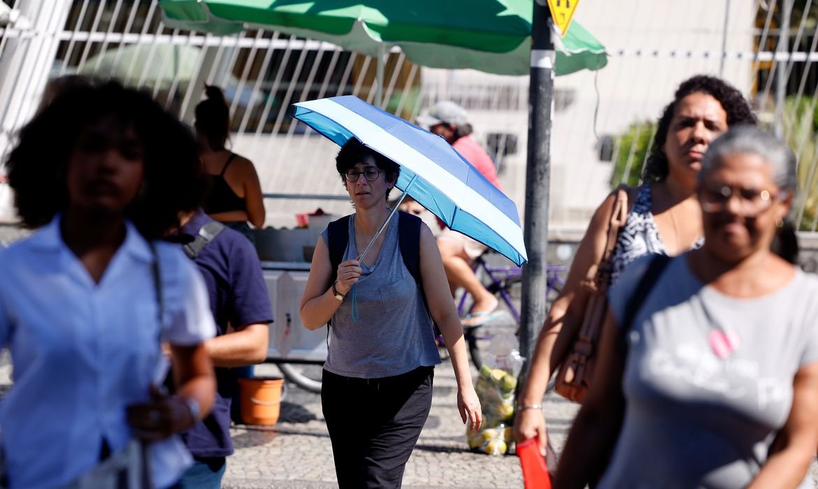 Salário Mínimo 2027: Projeção Atinge R$ 1.741 - Imagem do artigo original