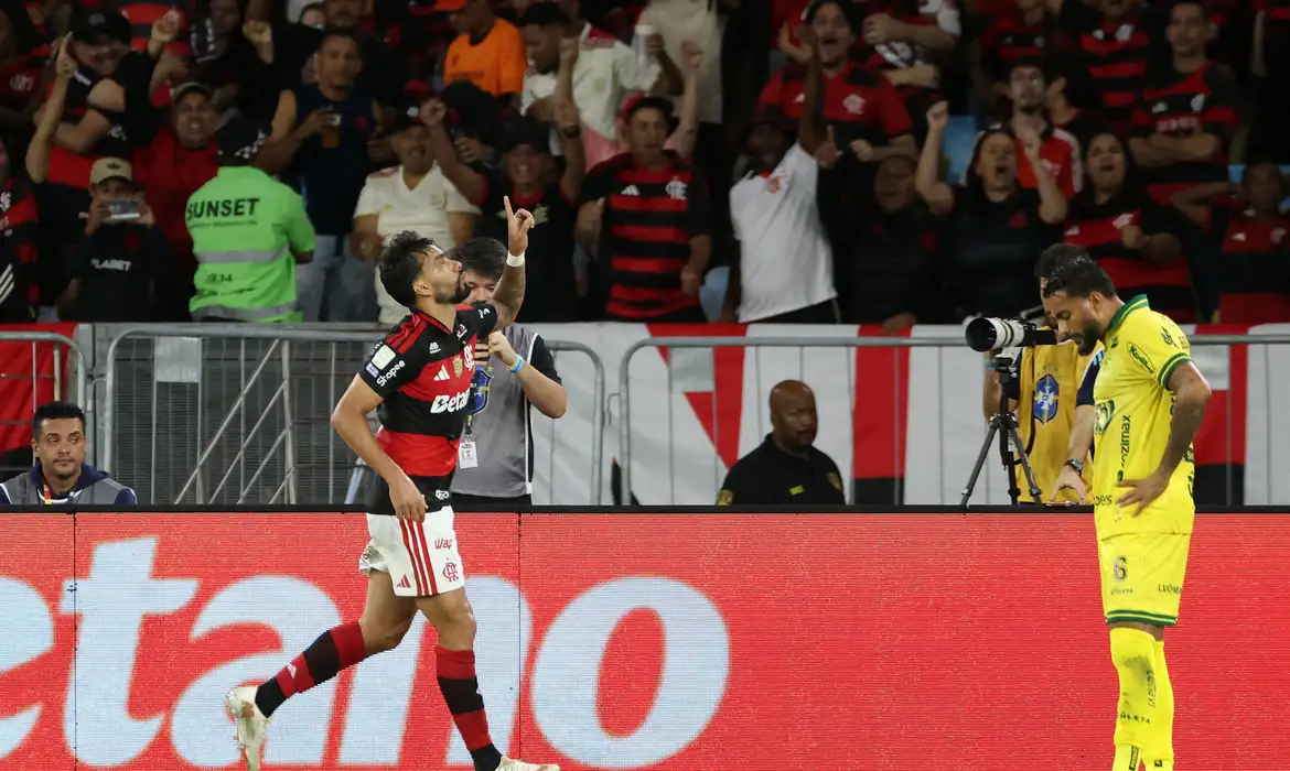 Flamengo Vence Mirassol e Mira a Liderança do Brasileirão - Imagem do artigo original