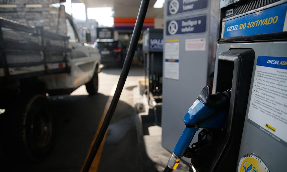 Governo Amplia Subsídios a Gasolina e Diesel em R$ 6,6 Bi - Imagem do artigo original