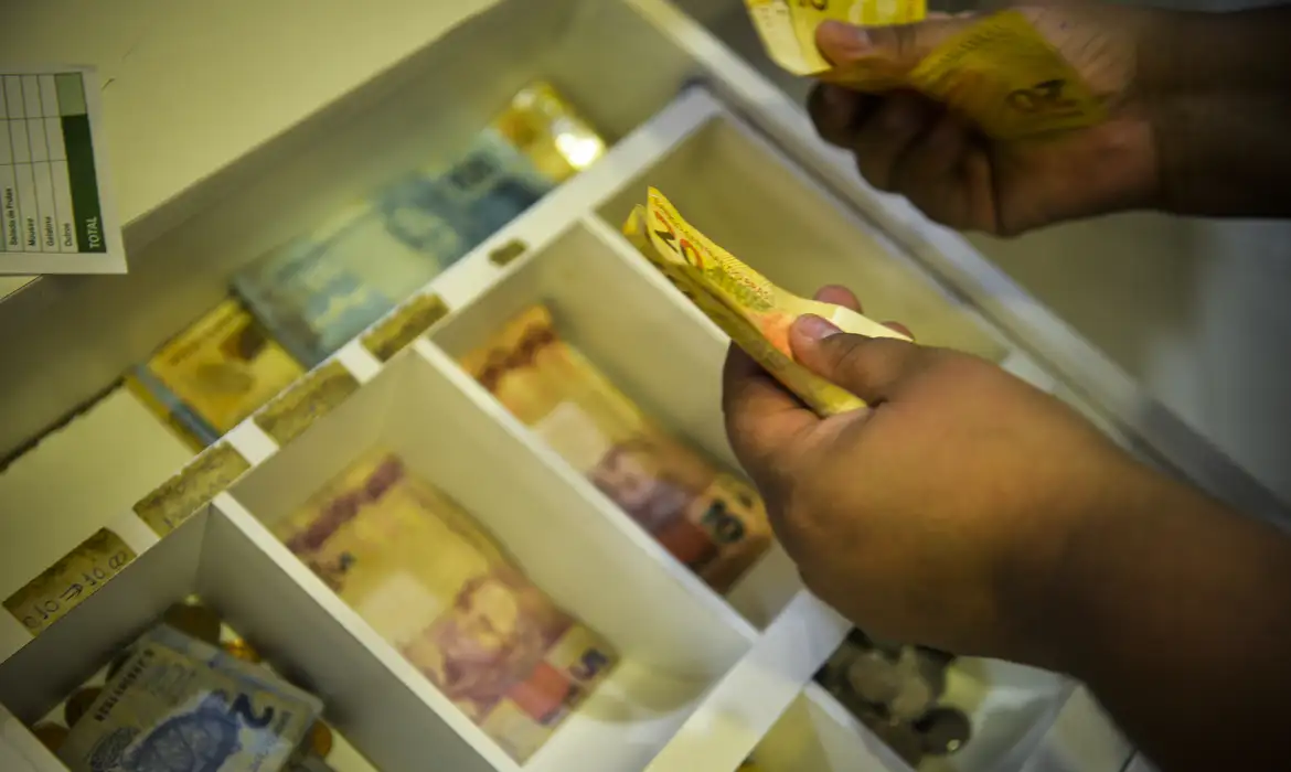 INPC tem Variação Negativa em Agosto; Inflação de 3,98% em 12 Meses - Imagem do artigo original