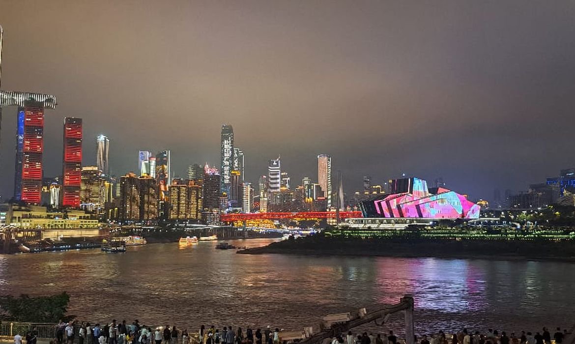 Chongqing: Metrópole Revela Transformação Econômica Chinesa - Imagem do artigo original