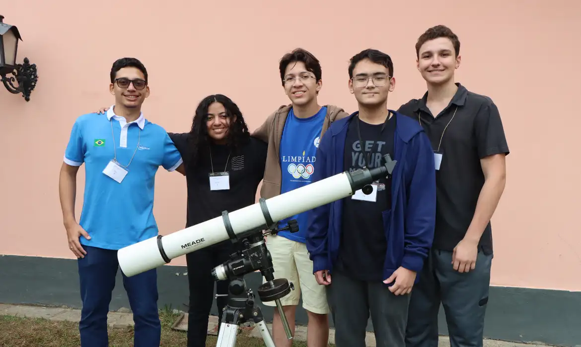 Cinco Brasileiros na Olimpíada de Astronomia no Vietnã - Imagem do artigo original