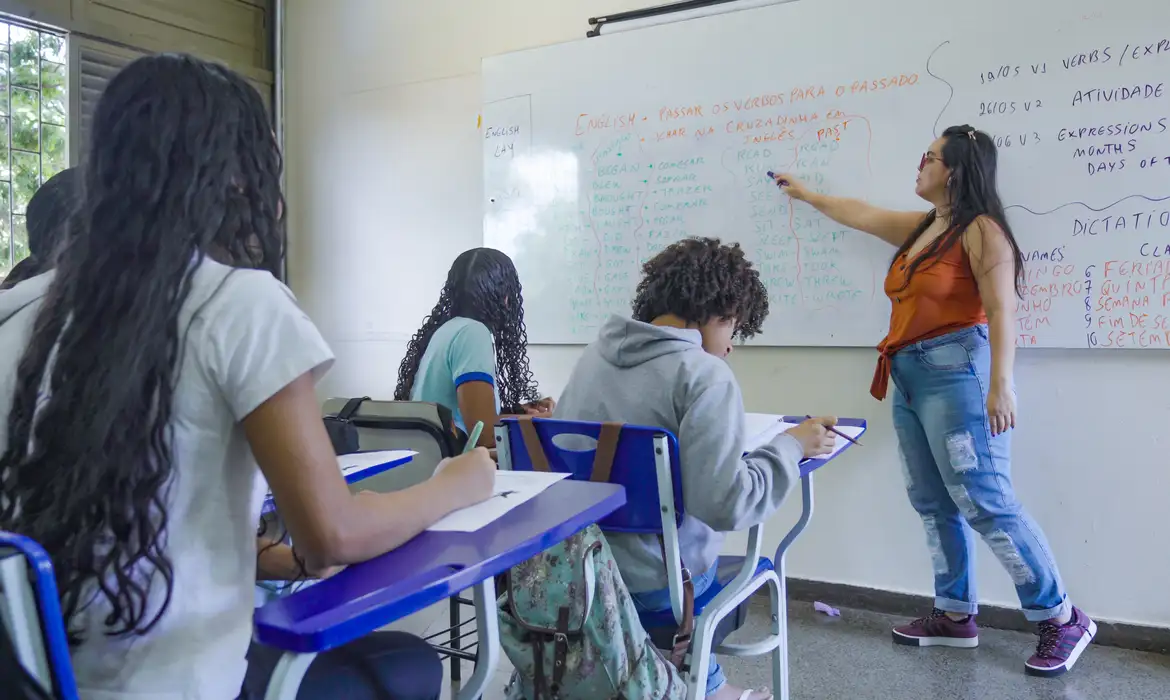 PND: Mais de 10 mil professores selecionados em editais - Imagem do artigo original