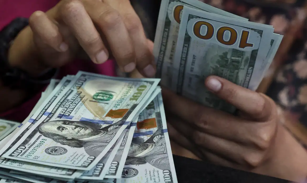 Dólar a R$ 5,22: Maior Valor em Quase Seis Meses - Imagem do artigo original
