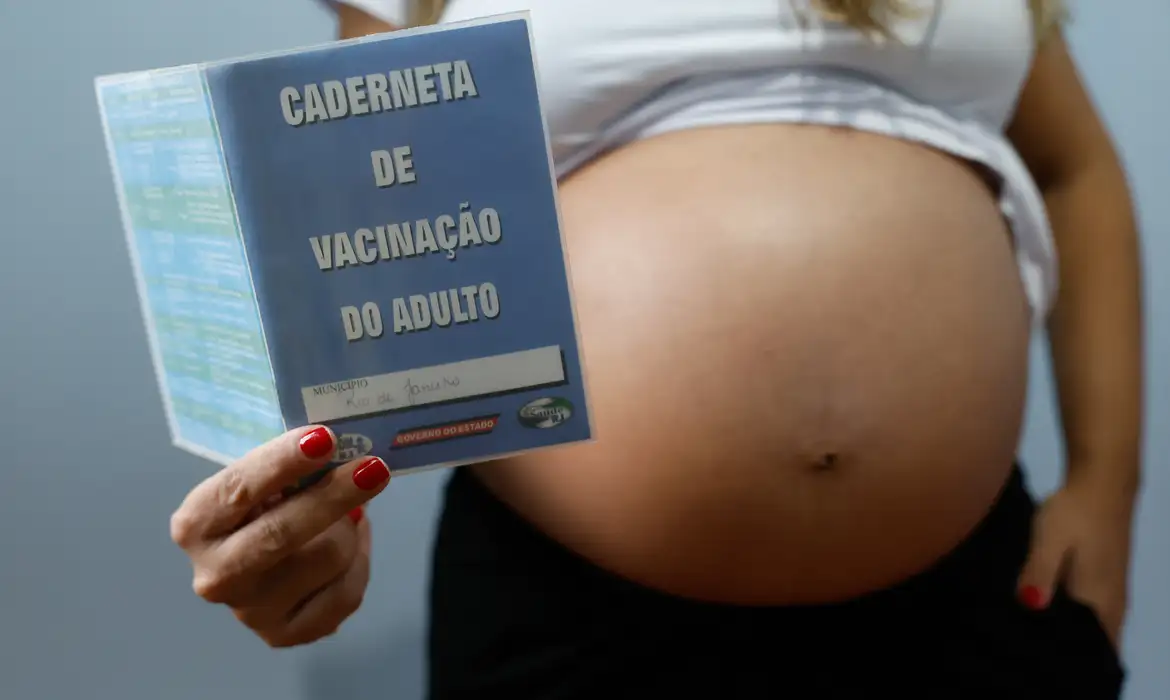 Baixa Vacinação em Gestantes Gera Riscos de Gripe e Covid - Imagem do artigo original