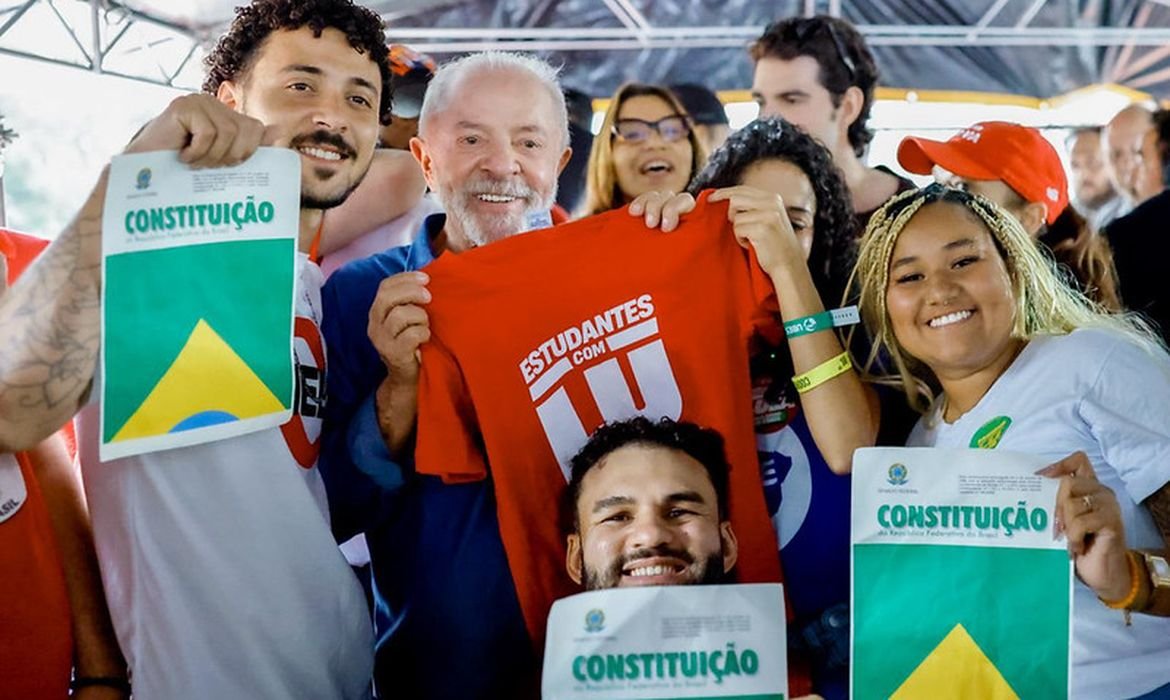 Lula Propõe Pé de Meia Universitário em Reeleição - Imagem do artigo original