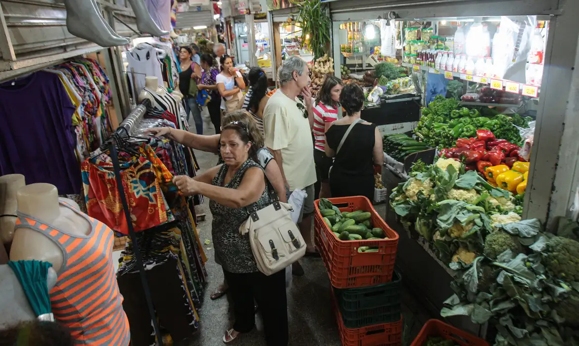 Auxílios Sociais: Risco de Retração Econômica no Interior - Imagem do artigo original