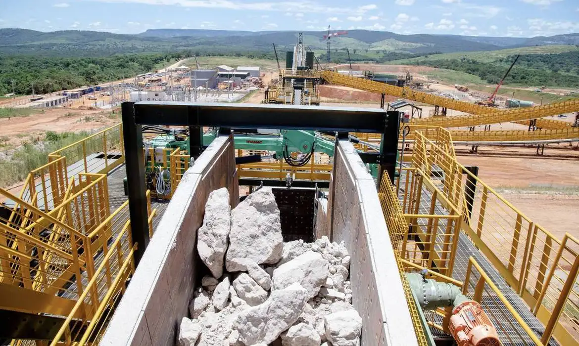 Minerais Críticos: Brasil Gera 129 Mil Empregos em 2025 - Imagem do artigo original