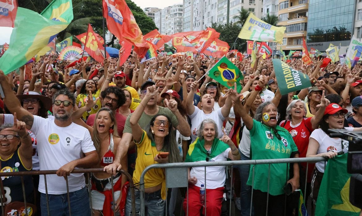 Atos de Apoio à Democracia e a Lula Mobilizam Milhares - Imagem do artigo original