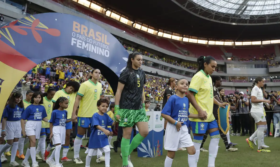 Planos de Esporte: Lula e Flávio Bolsonaro no Segundo Turno - Imagem do artigo original