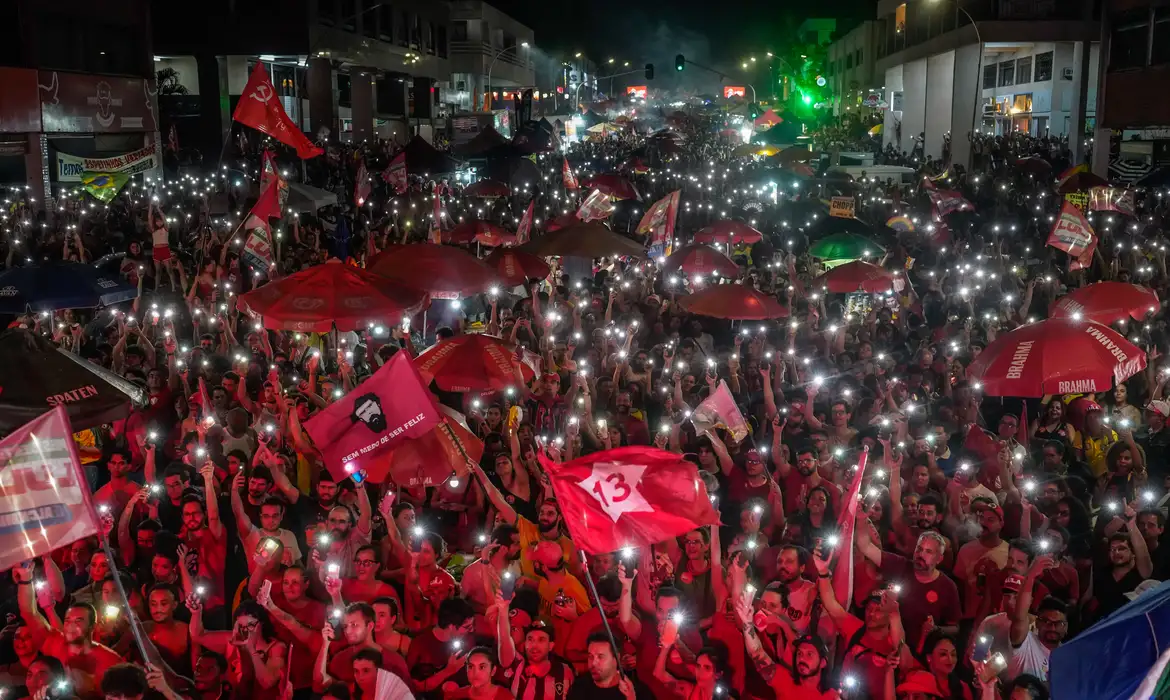 Vitória de Lula para 4º Mandato: Análise Global da Imprensa - Imagem do artigo original